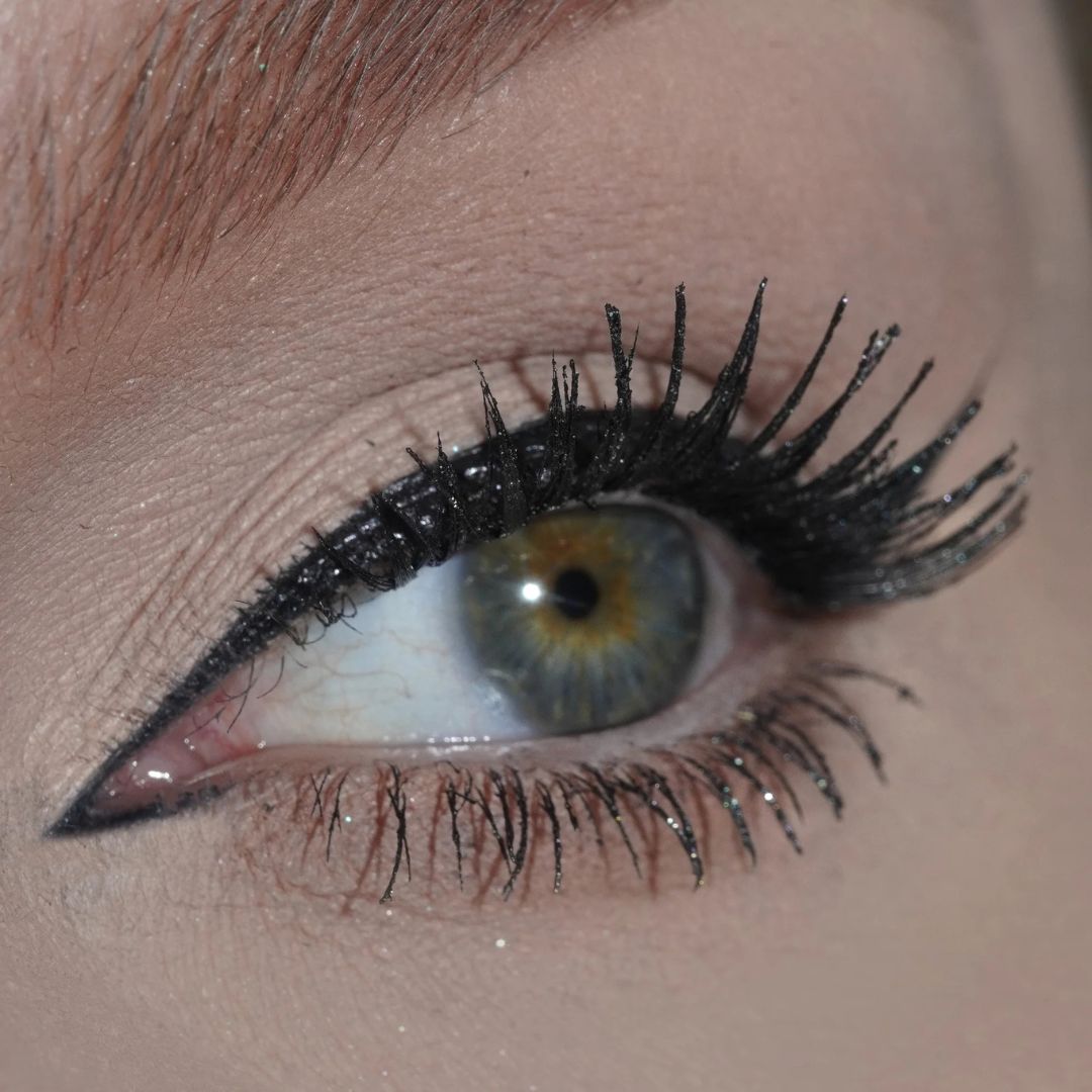 Wimperntusche – Astrales Schwarz